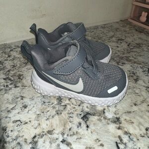 Nike Kids Gray and White Sneakers size 3C